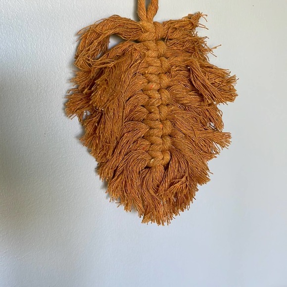 Boho Macrame Leaf Wall Hanging - Picture 1 of 3